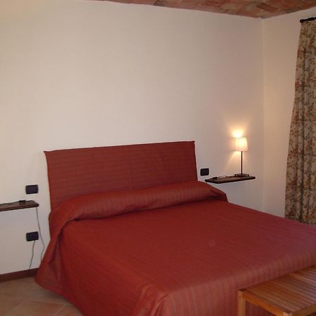 B&B Cascina Gaione Via Gallina,18B 12052 Neive Cn Δωμάτιο φωτογραφία